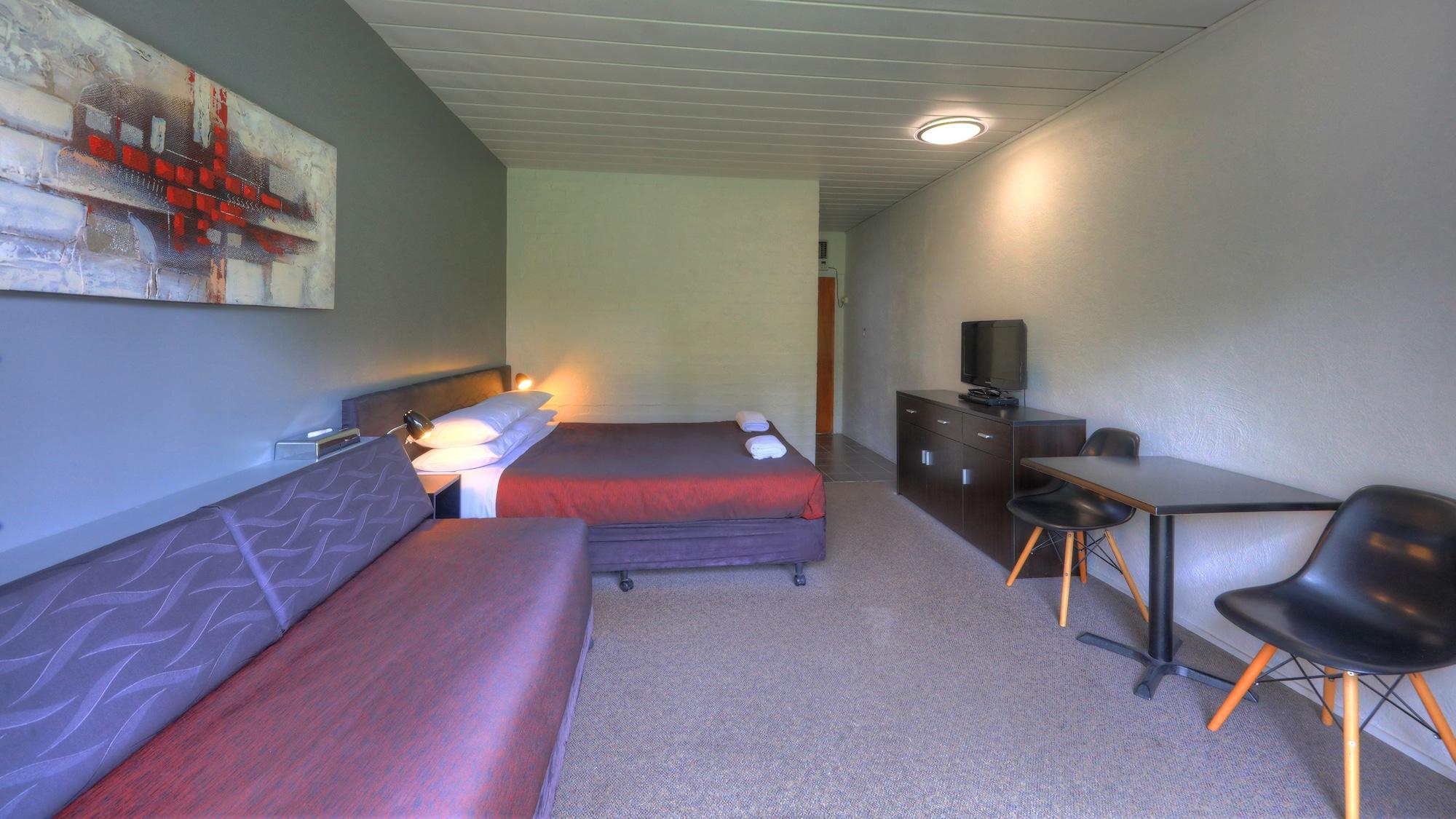 Riverbank Park Motel Bright Exterior foto
